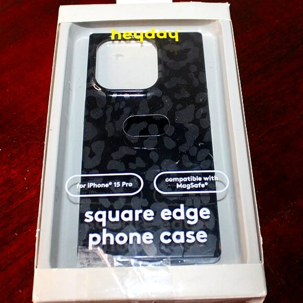 Heyday Square Edge Leopard Print MagSafe Case - iPhone 15 Pro - New!